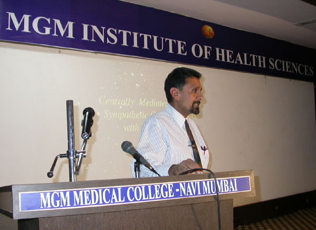 Dr. T. R. Raju, Decan al Facultății de Științe Fundamentale din cadrul National Institute of Health & Research Centre, Bangalore